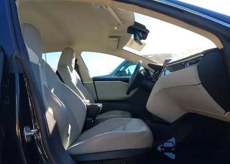 2016 Tesla Model S 60D/70D/75D/85D/90D z USA, uszkodzony, nr VIN 5YJSA1E29GF137391